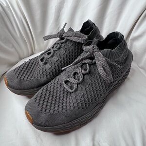NOBULL Gray Sneakers with Textured Knit Design